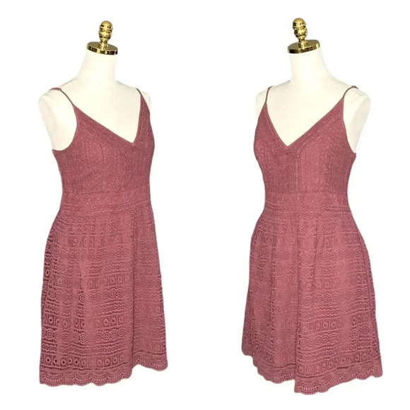 ABERCROMBIE & FITCH | Dusty Rose Eyelet Crochet Smoked Back Dress Size L - Picture 2 of 10